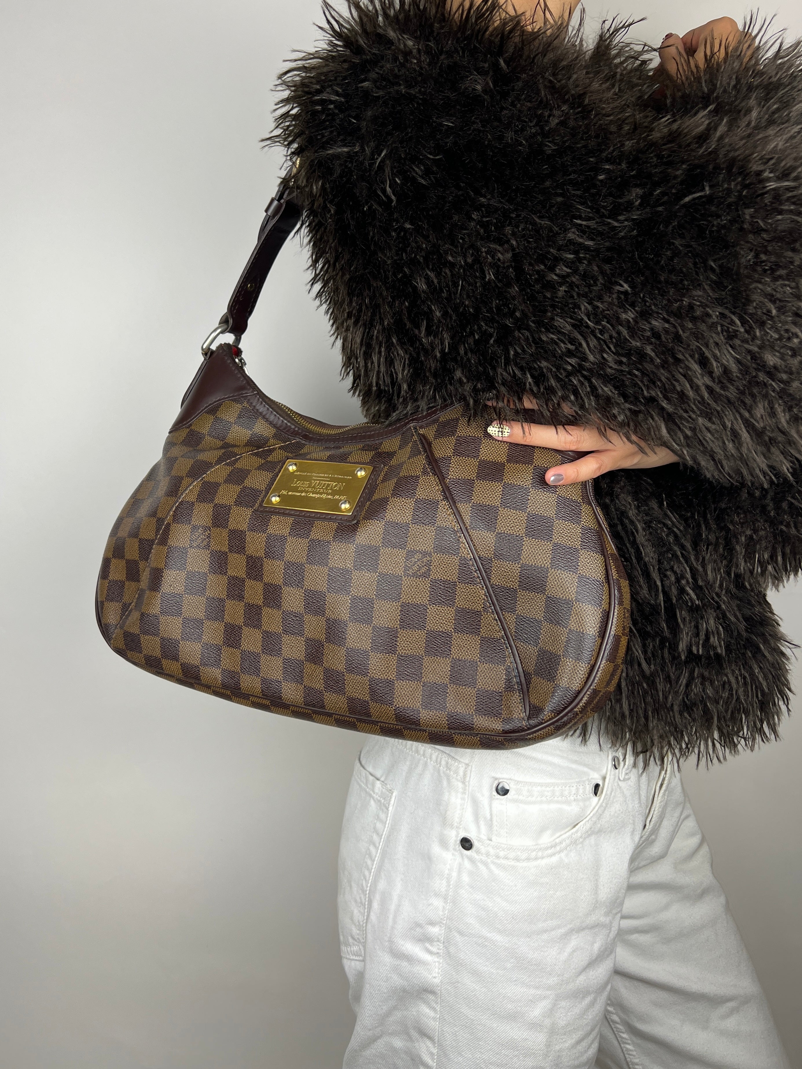 Louis Vuitton Thames GM in Damier Ebene