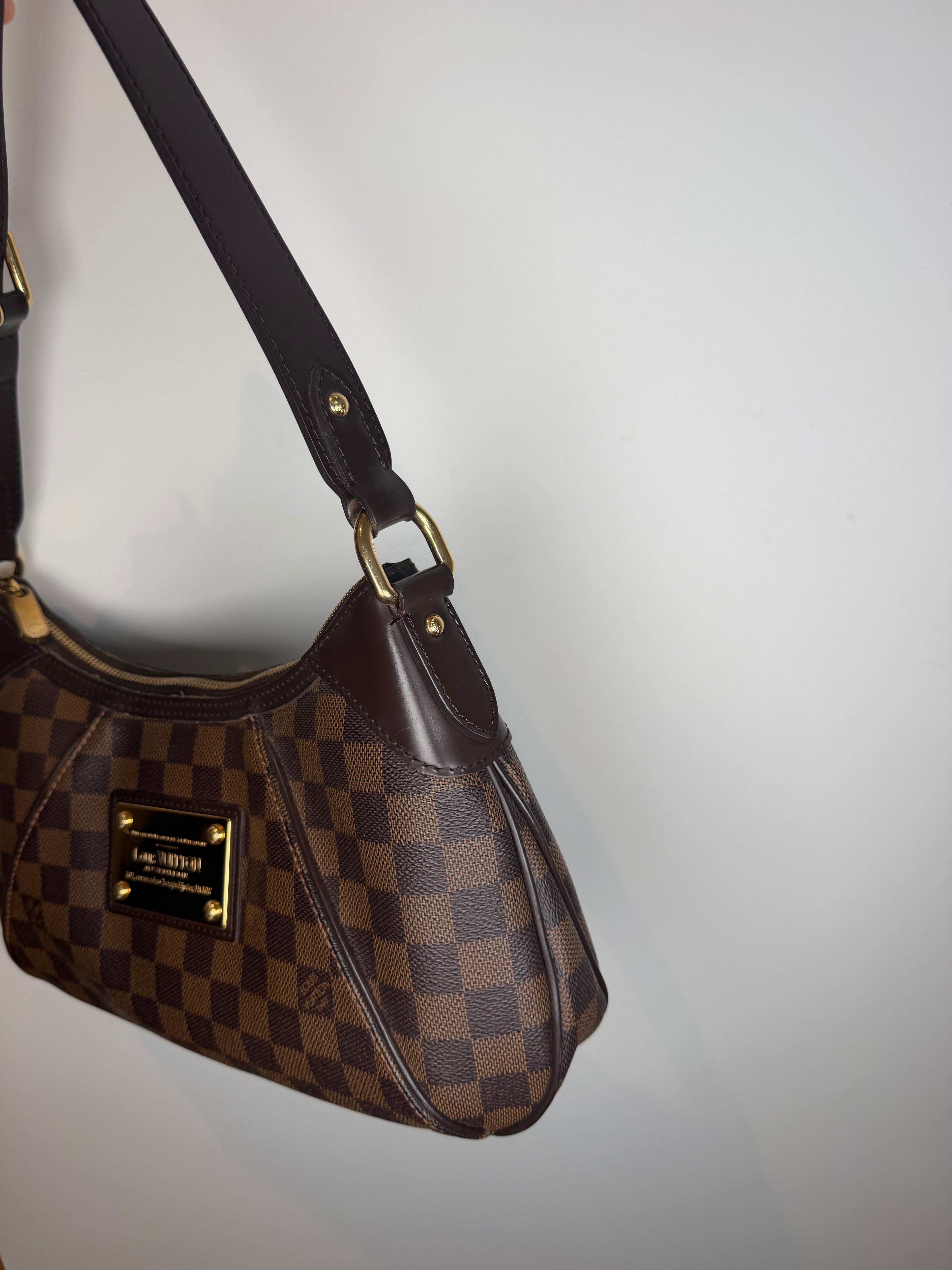 Louis Vuitton Thames PM in Damier Ebene