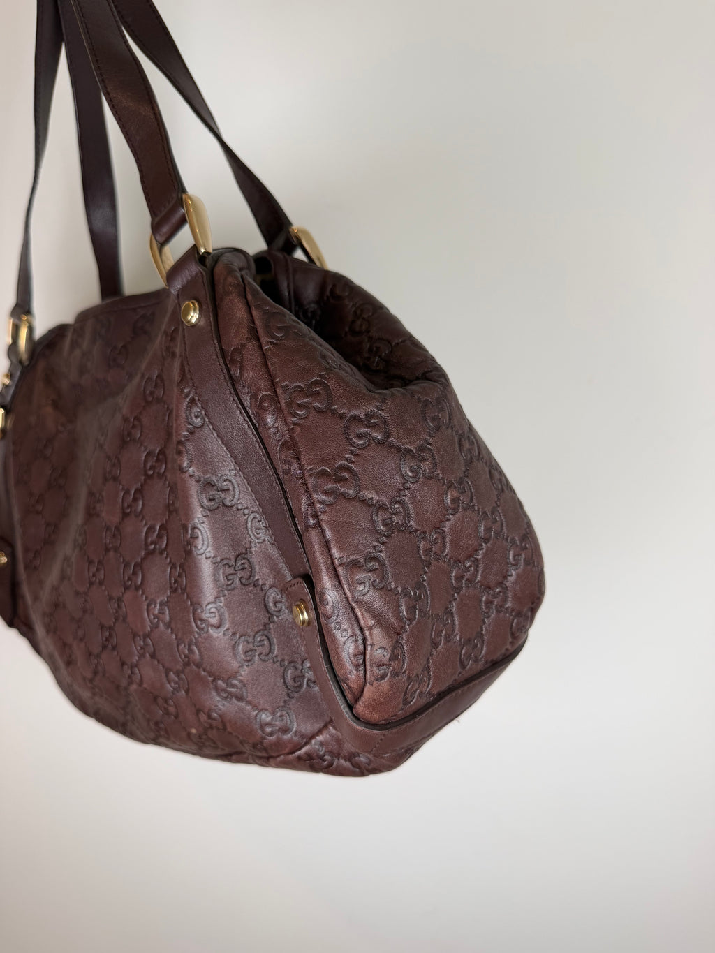 Gucci Signature Medium Abbey Shoulder Bag