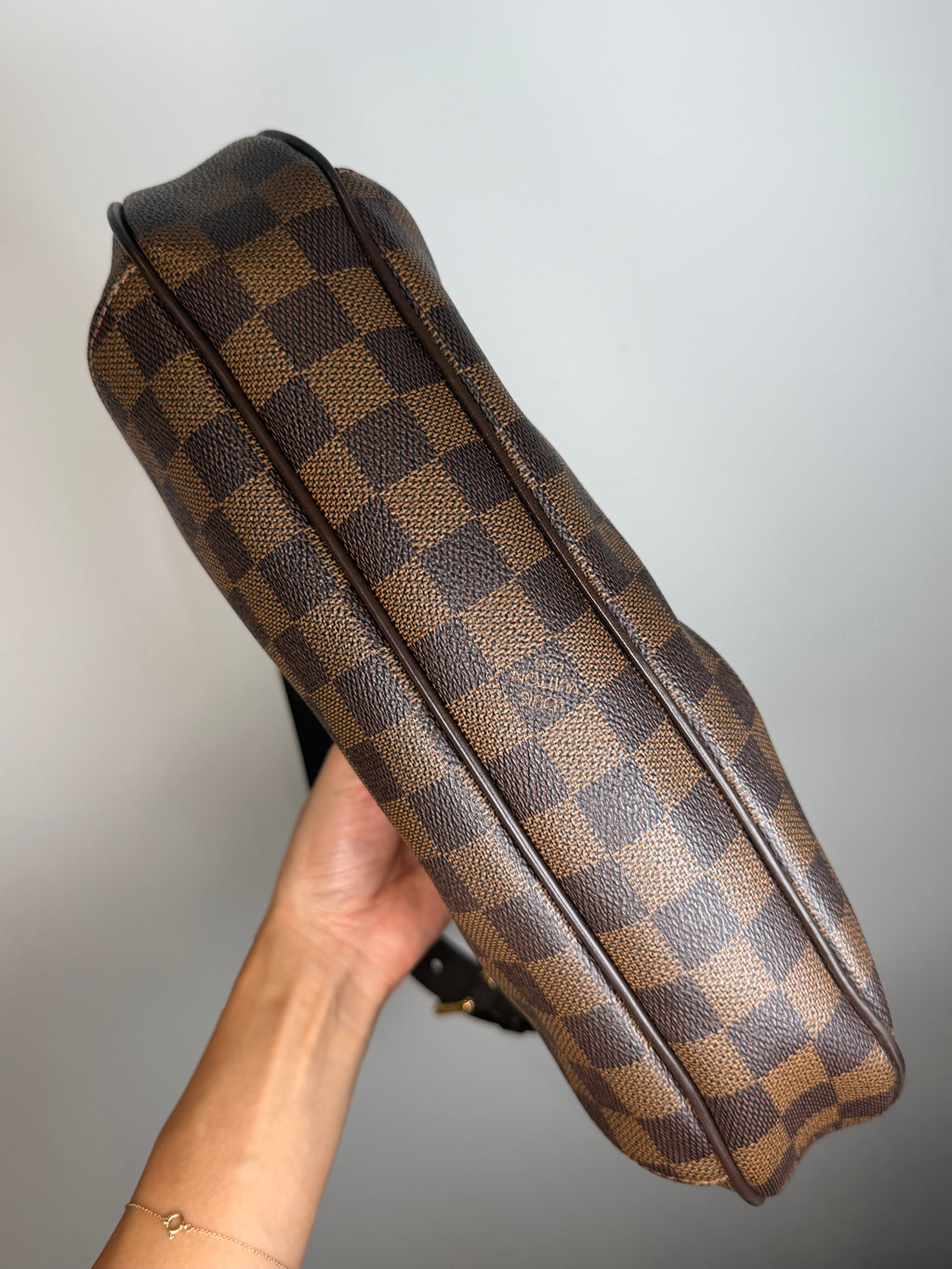 Louis Vuitton Thames PM in Damier Ebene