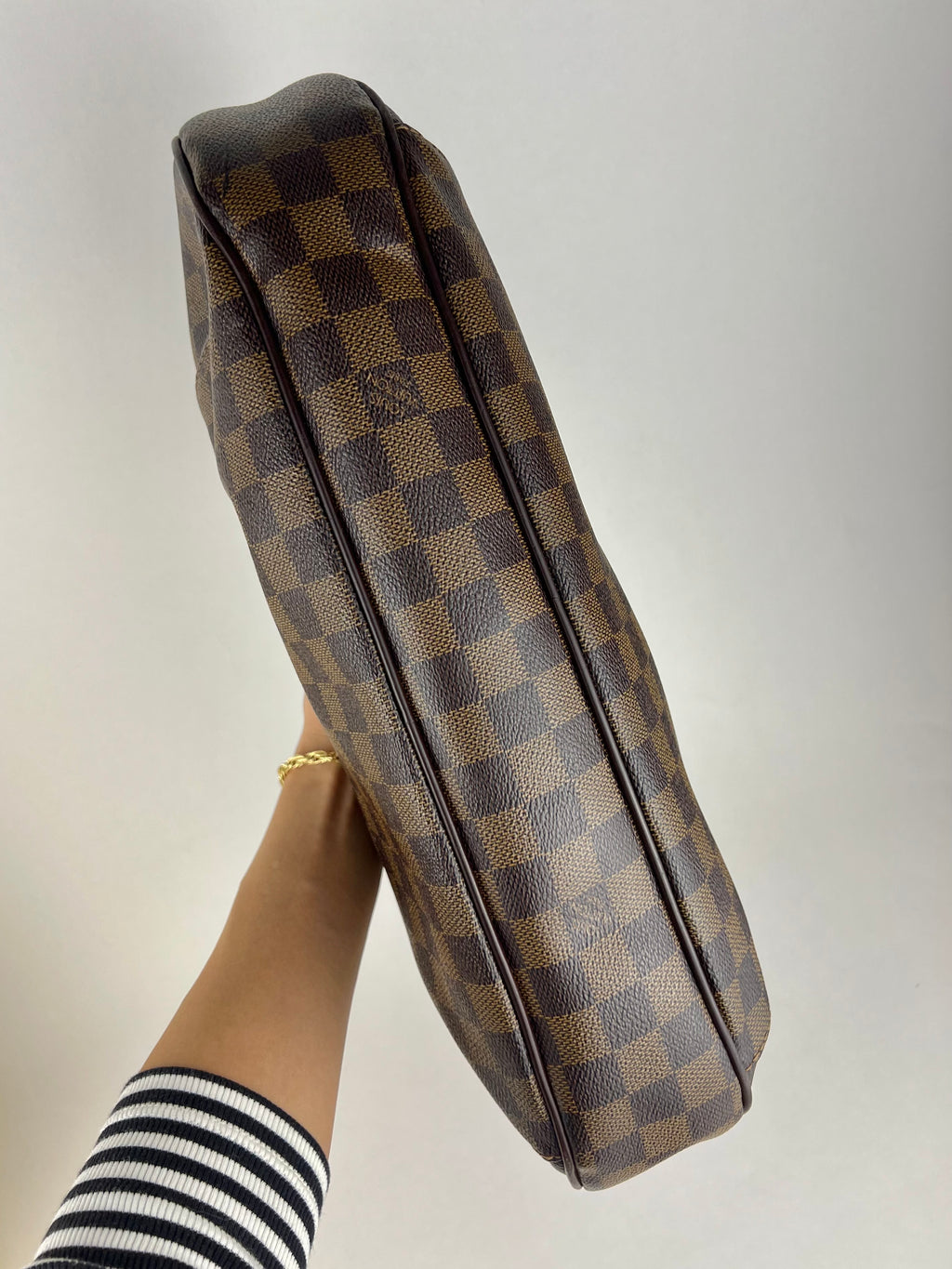 Louis Vuitton Thames GM in Damier Ebene