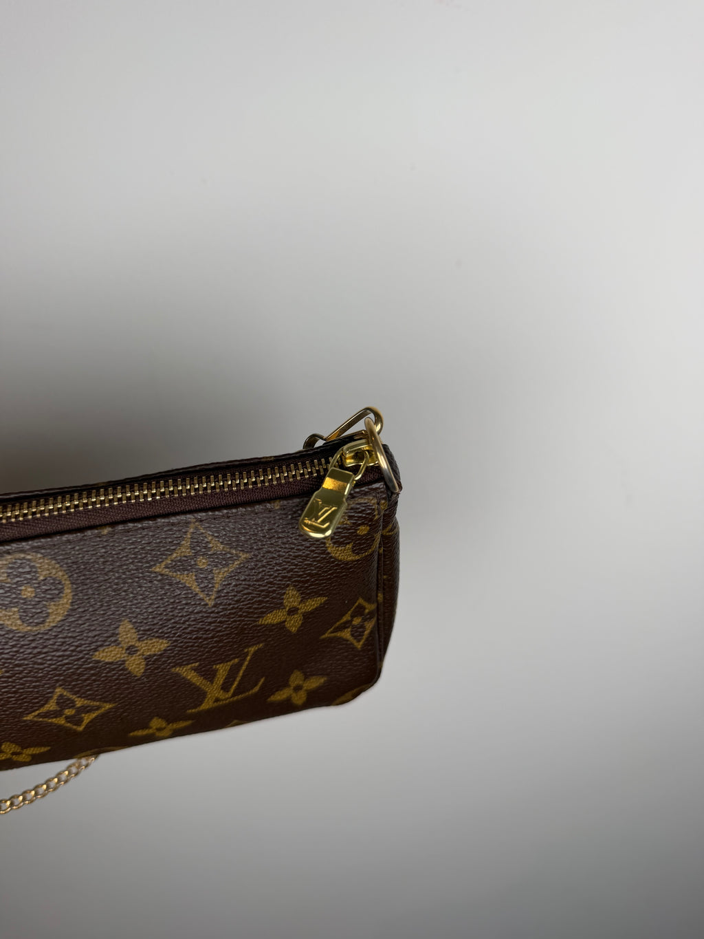 Louis Vuitton Pochette Accessoires Mini in Classic Monogram