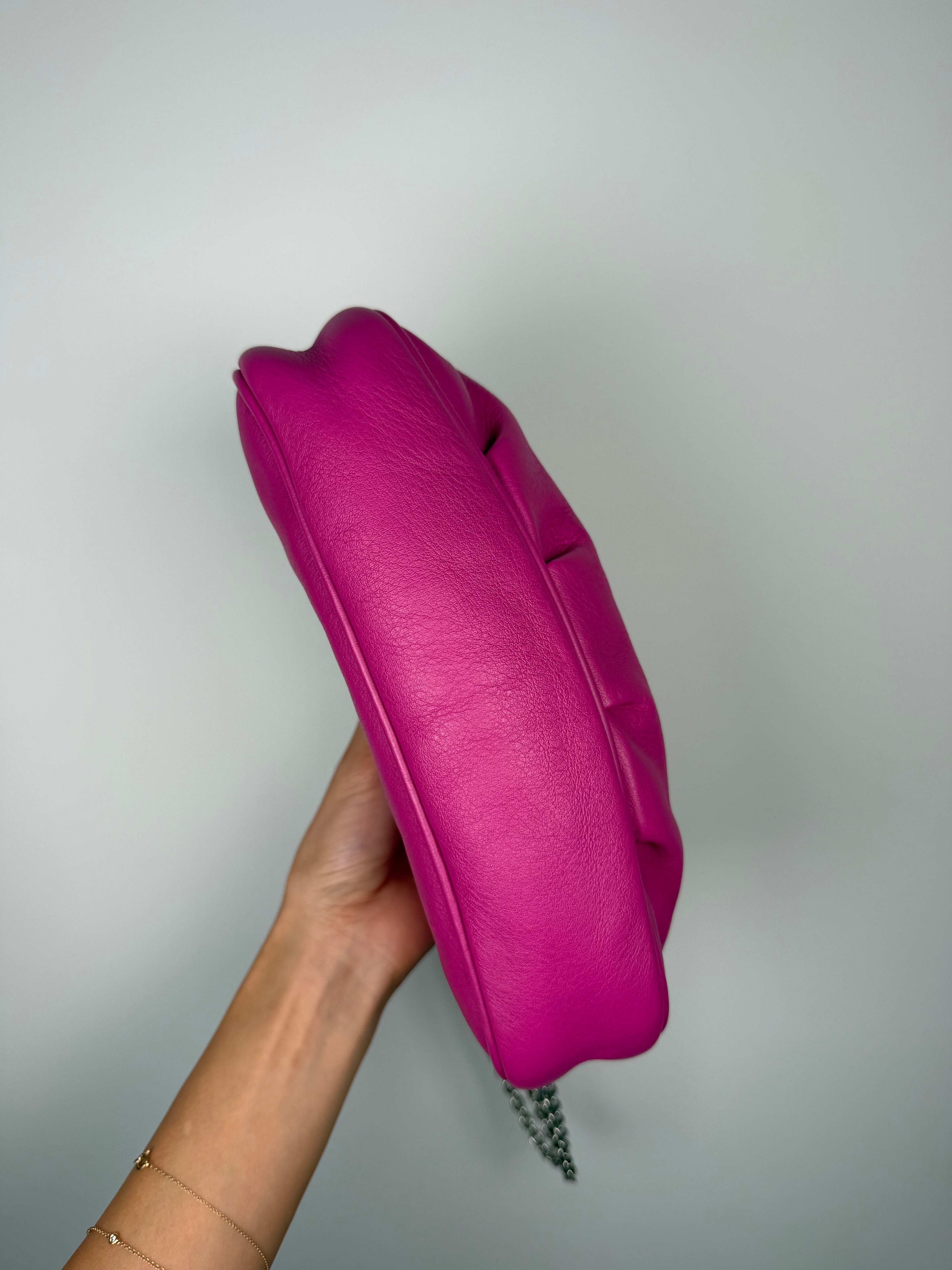 Fendi Fendista Leather Crossbody Chain Bag in Fuschia