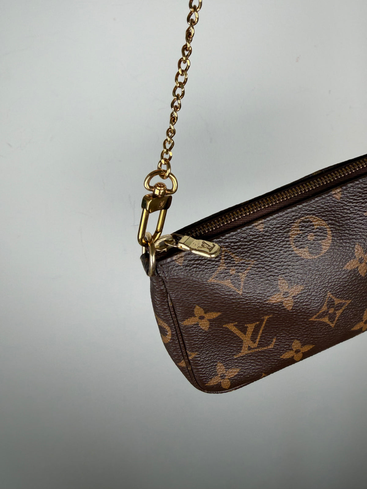 Louis Vuitton Pochette Accessoires Mini in Classic Monogram