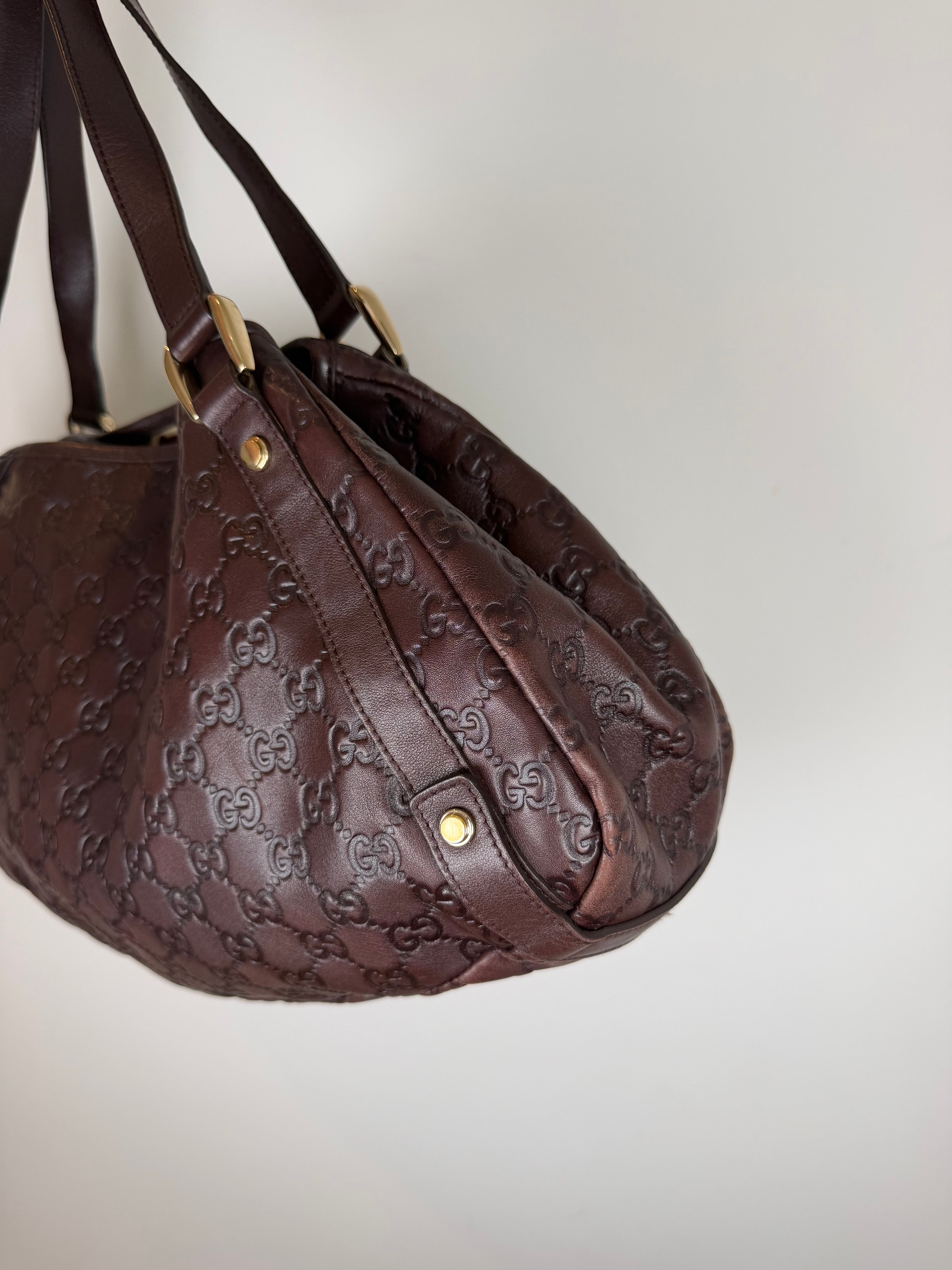 Gucci Signature Medium Abbey Shoulder Bag