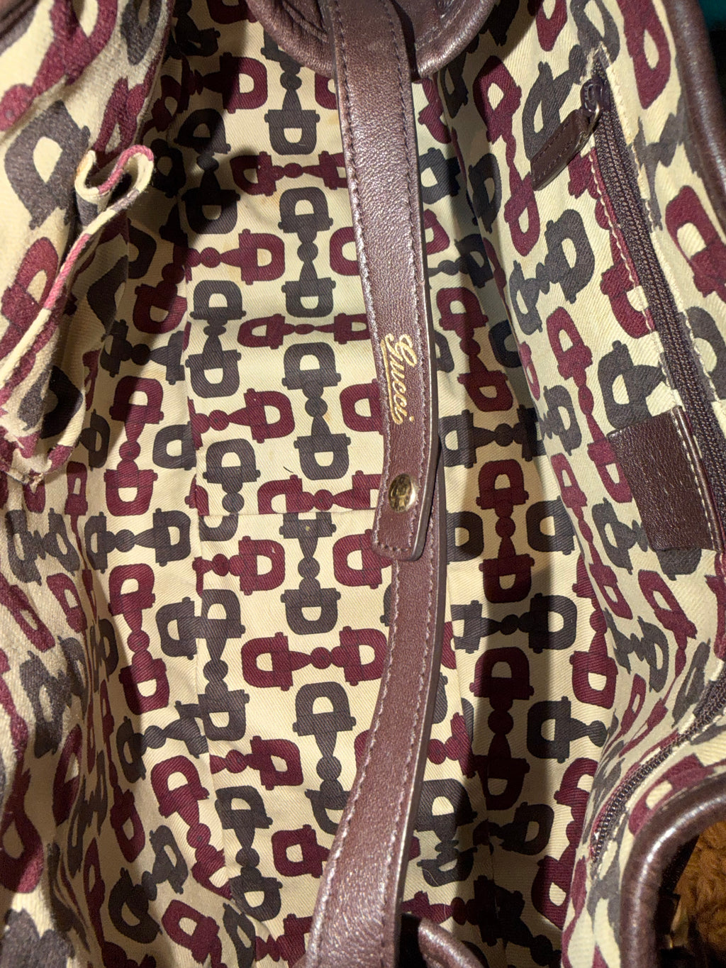 Gucci Signature Medium Abbey Shoulder Bag
