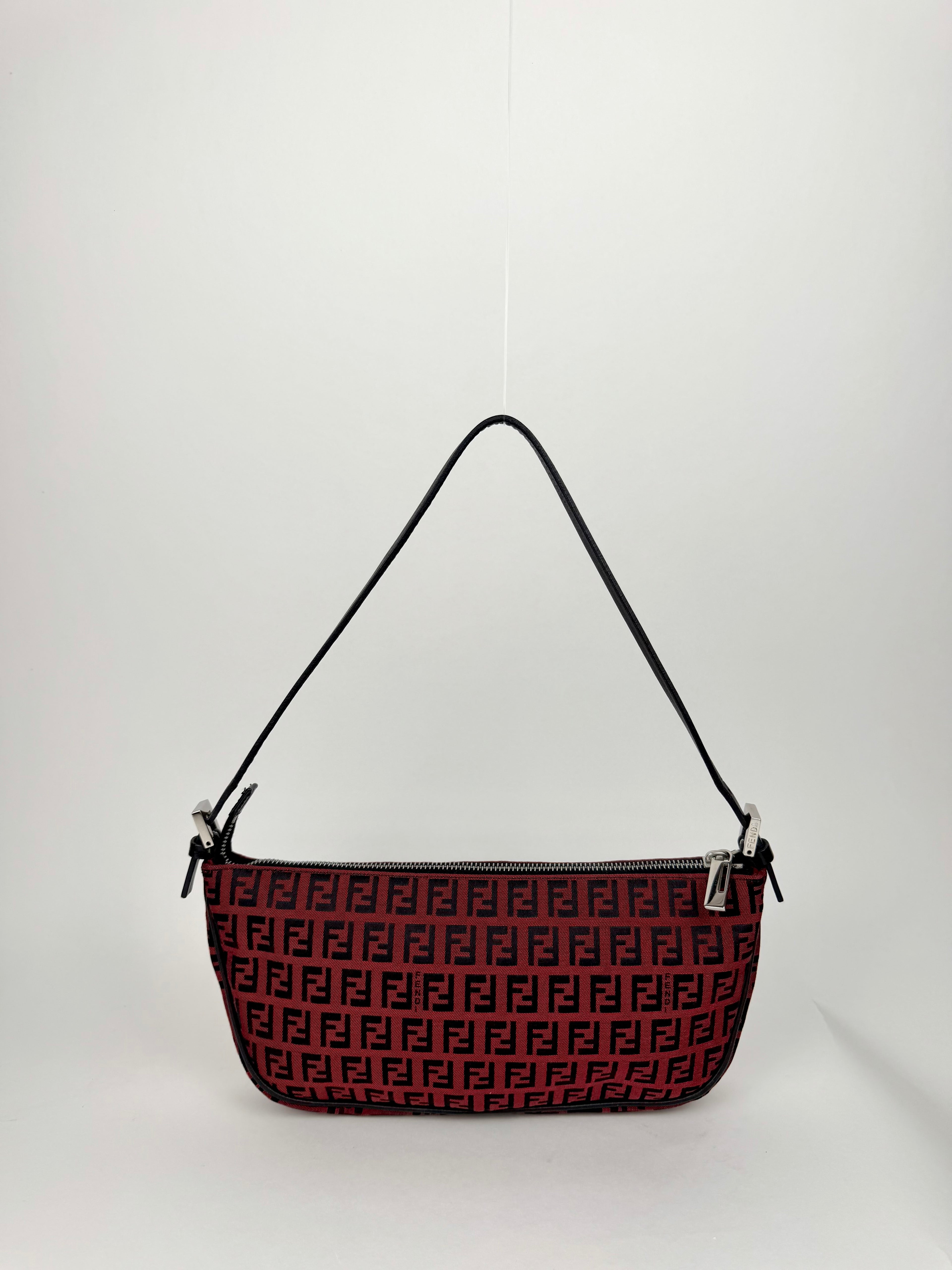 Fendi Zucchino Pochette Shoulder bag in Rosso