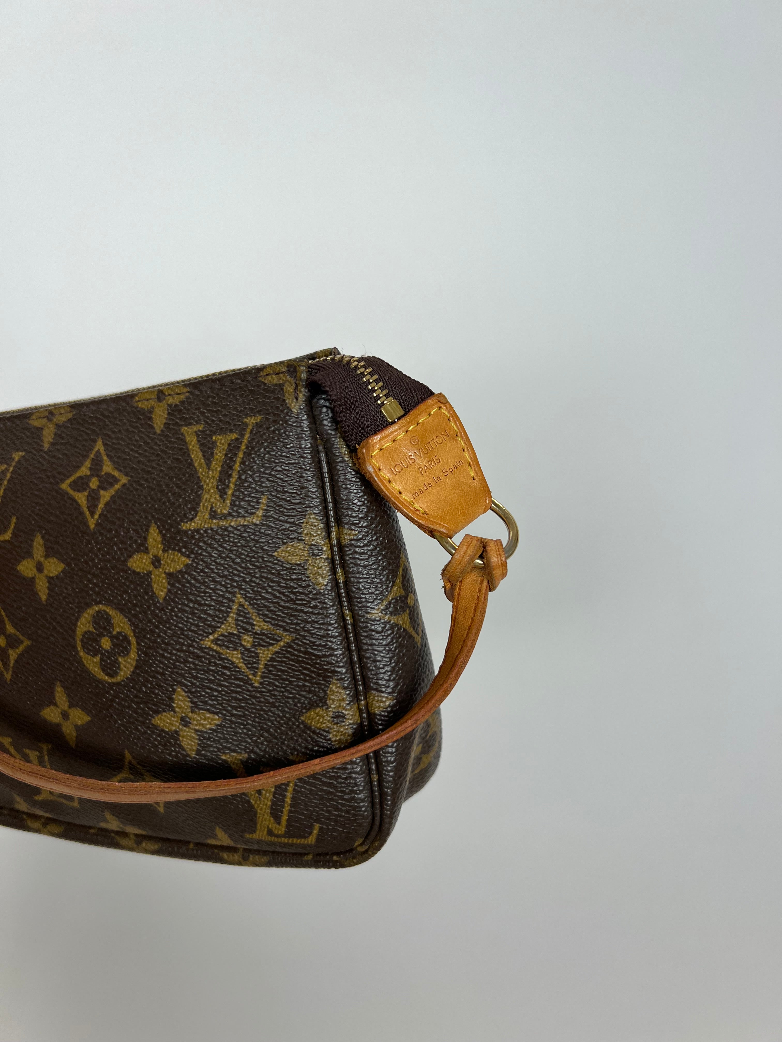 Louis Vuitton Pochette Accessoires