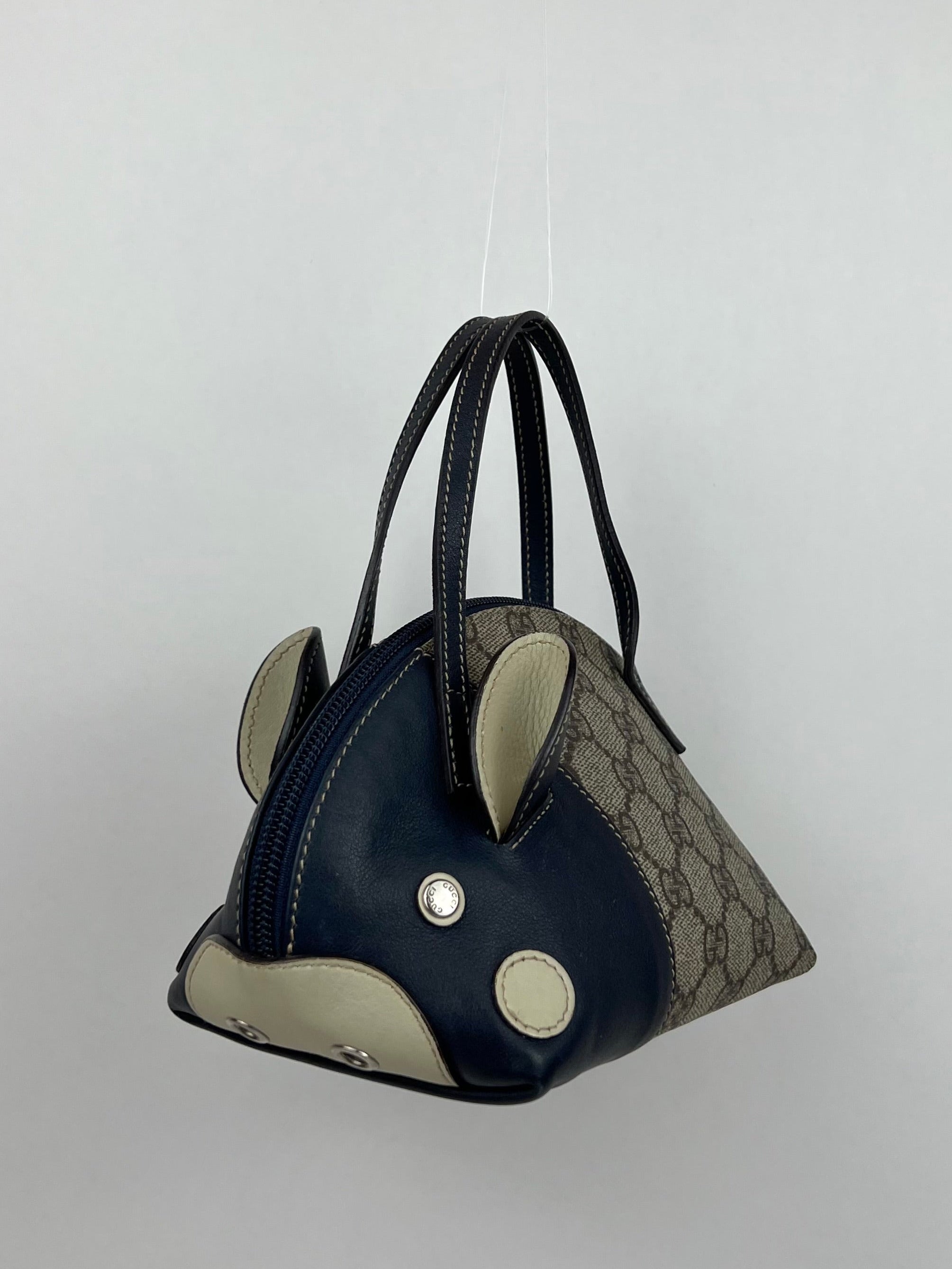 Gucci GG Supreme Monogram Pig Bag