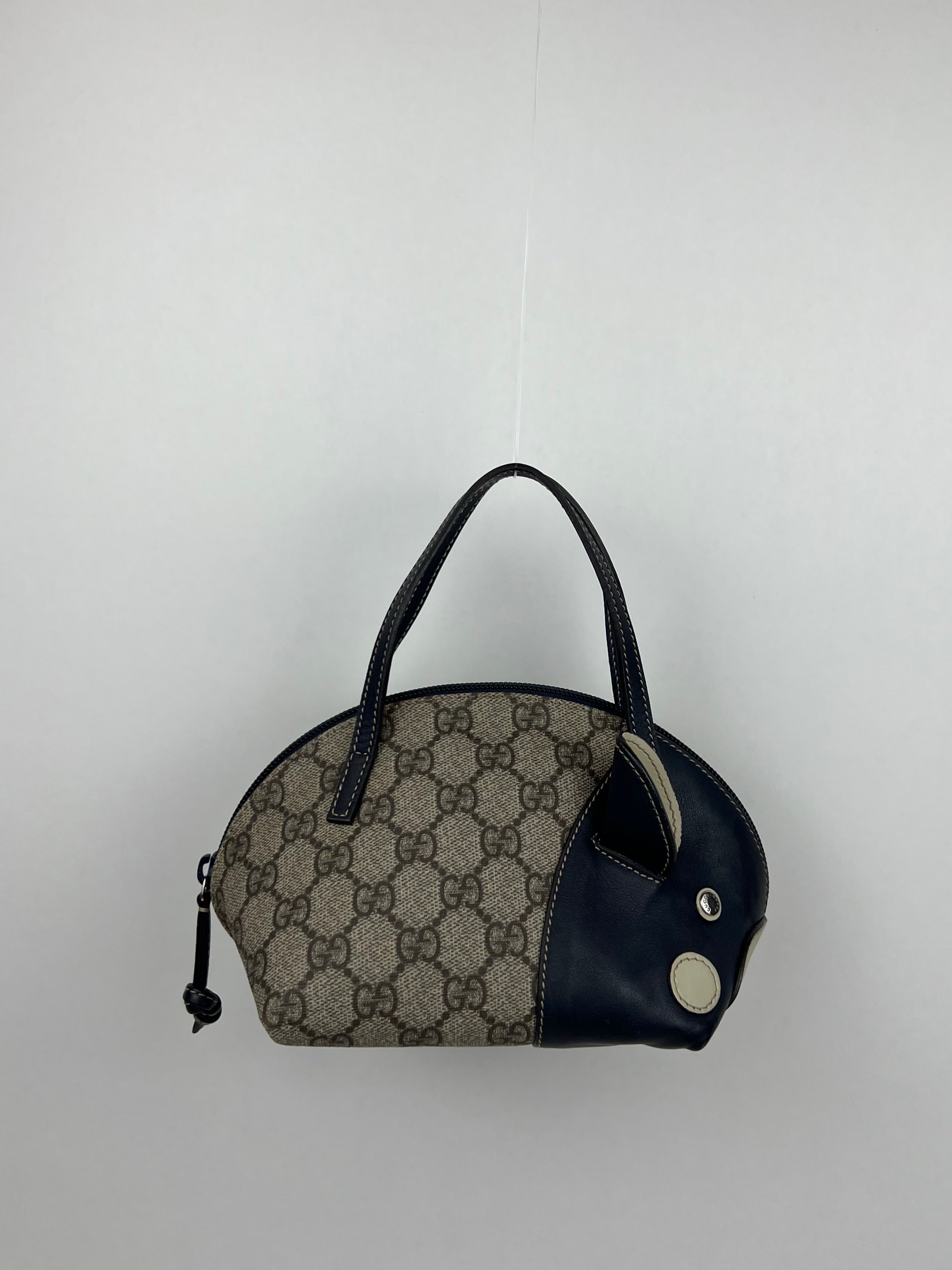 Gucci GG Supreme Monogram Pig Bag