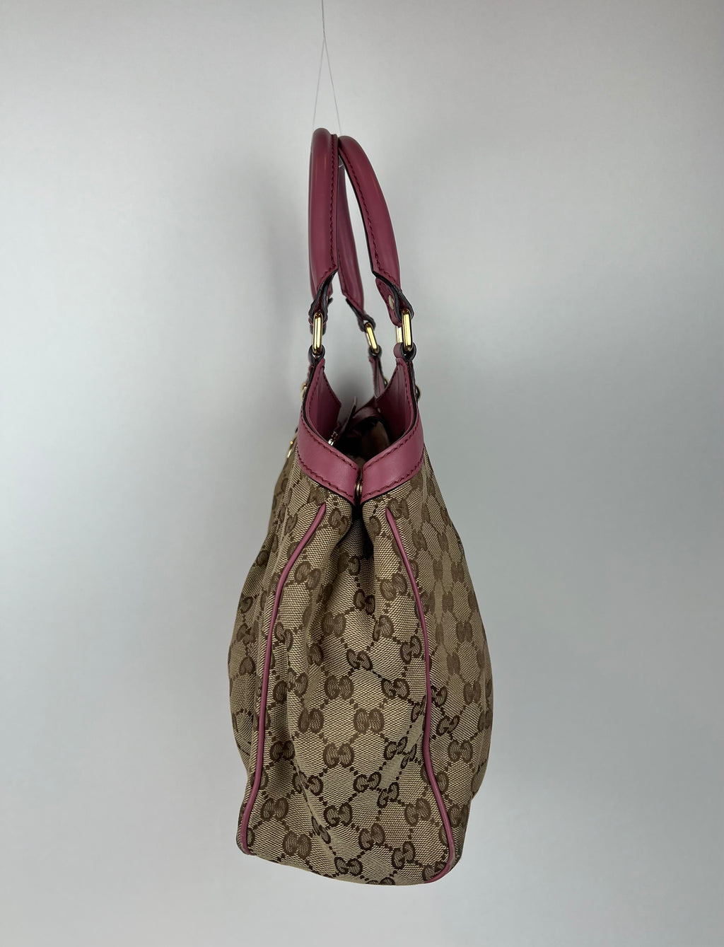 Gucci Hobo GG Canvas Sukey Medium Hobo Bag