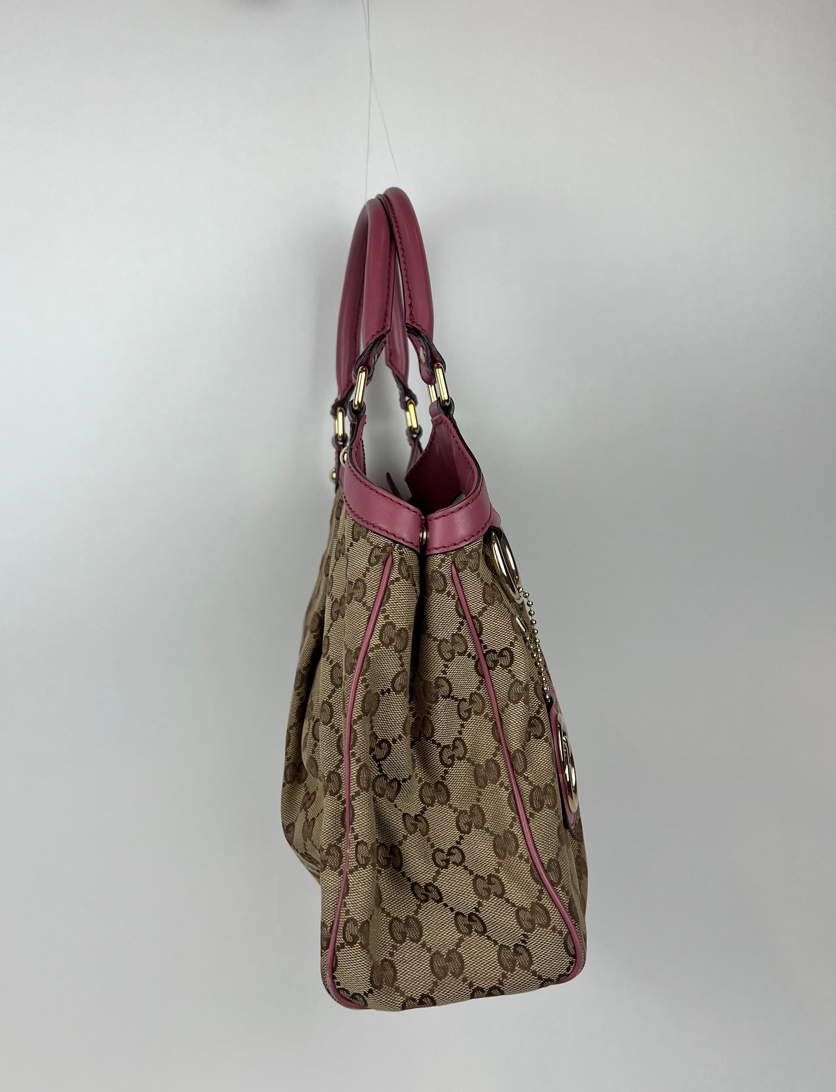 Gucci Hobo GG Canvas Sukey Medium Hobo Bag
