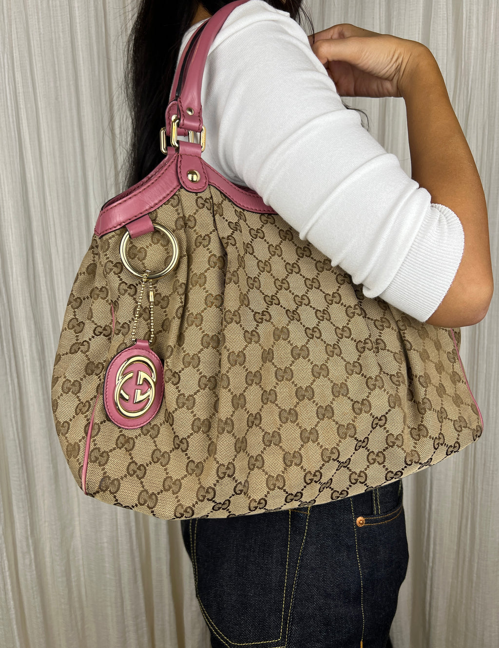 Gucci Hobo GG Canvas Sukey Medium Hobo Bag